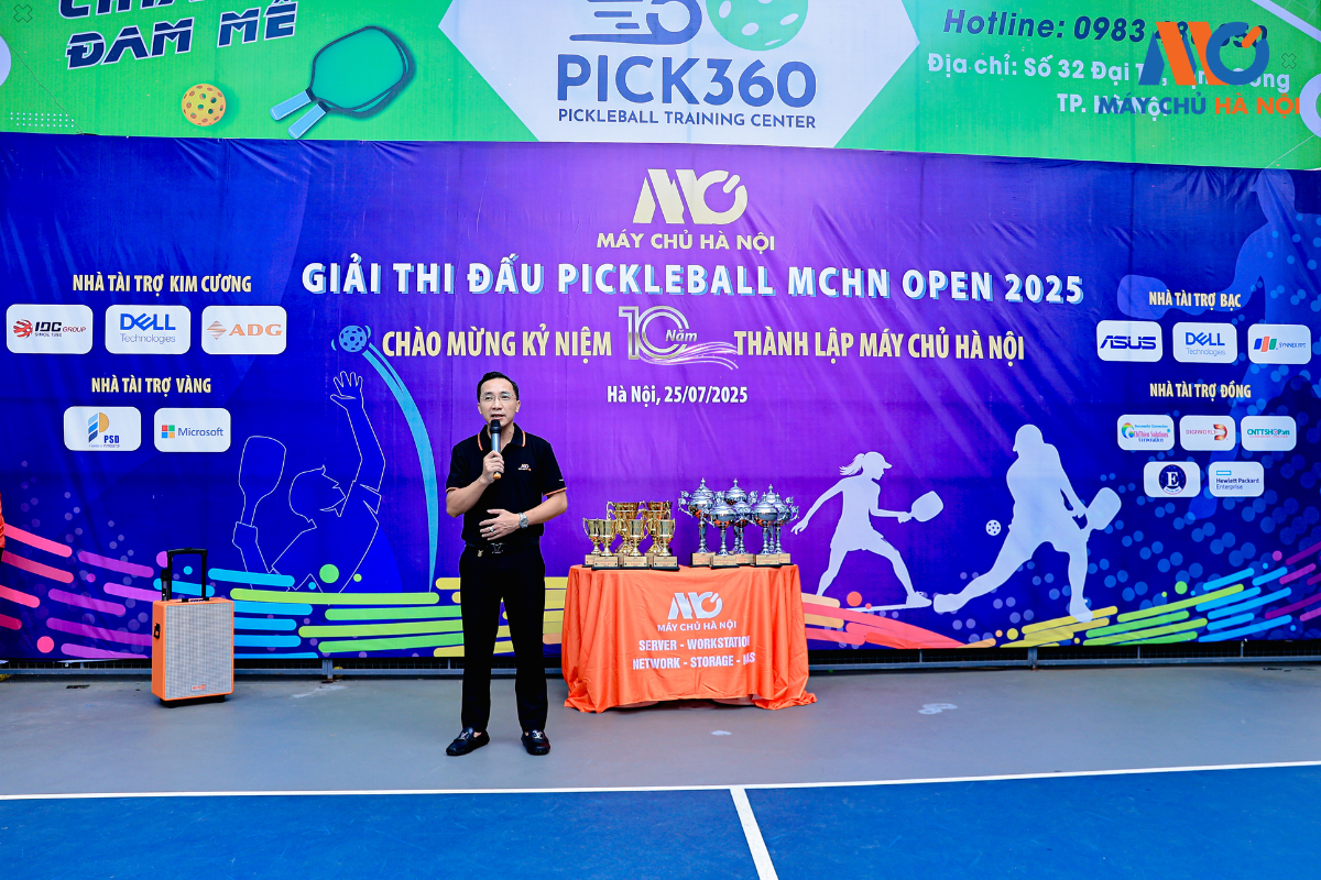 giam_doc_pham_van_nam_phat_bieu_khai_mac_truoc_giai_dau