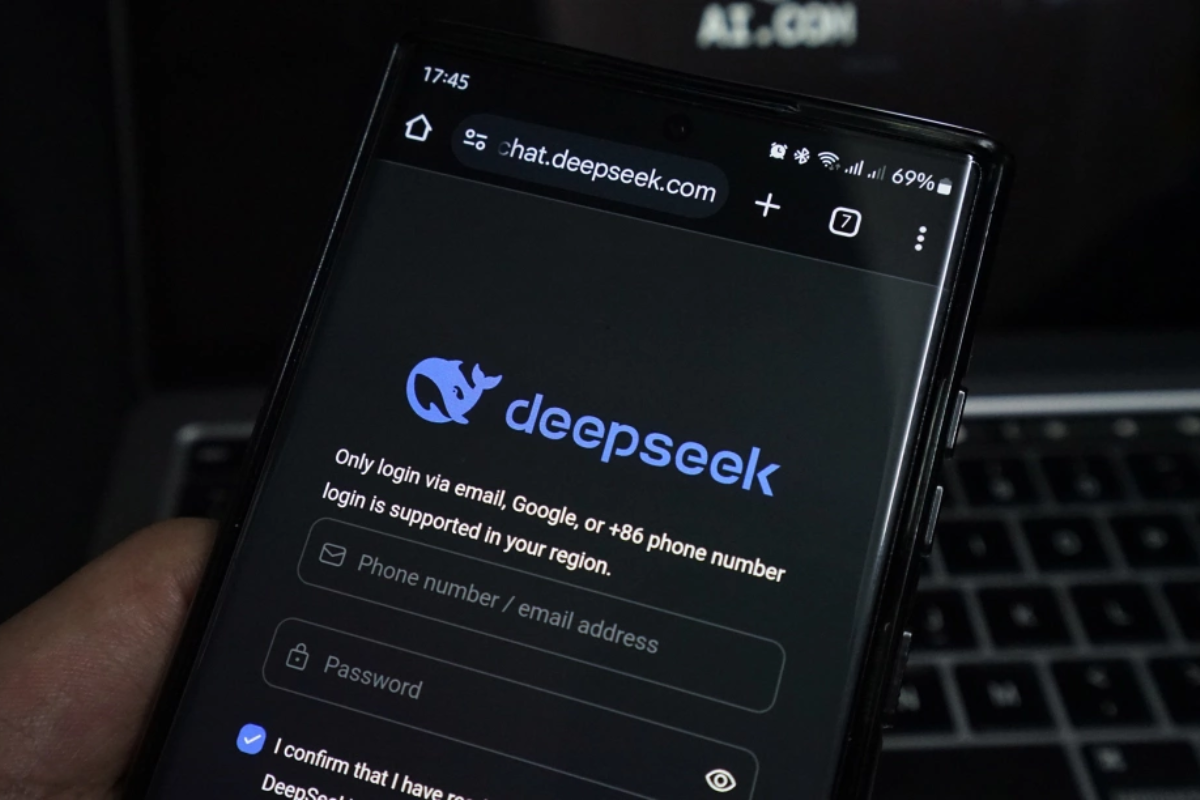DeepSeek ra mô hình AI ‘giảm nửa chi phí khi suy luận’