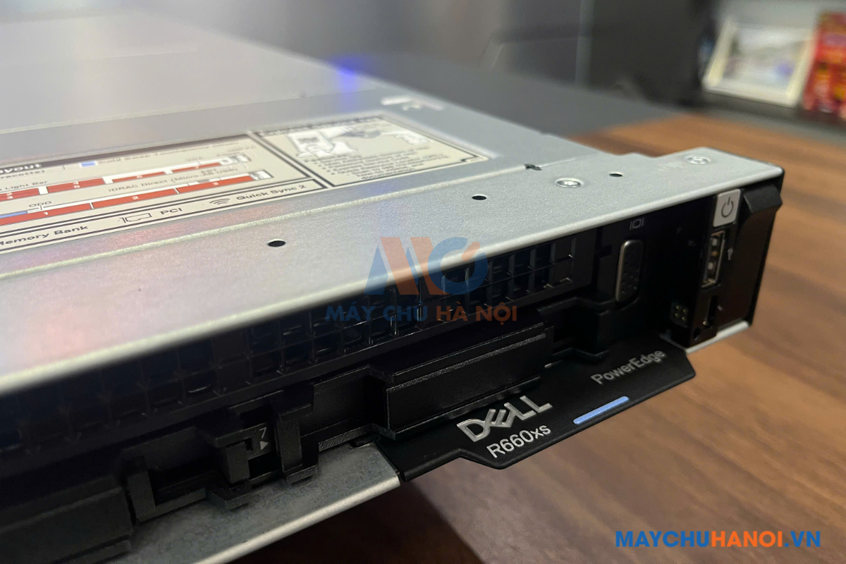 may-chu-dell-poweredge-r660xs-8-x-2.5-inch