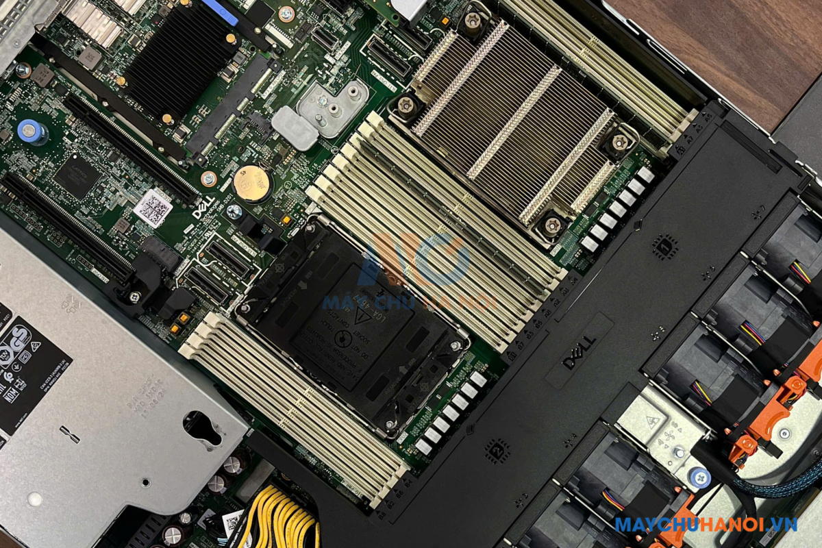 r660xs-ho-tro-toi-da-2-bo-vi-xu-ly-intel-xeon-scalable-gen4-gen5
