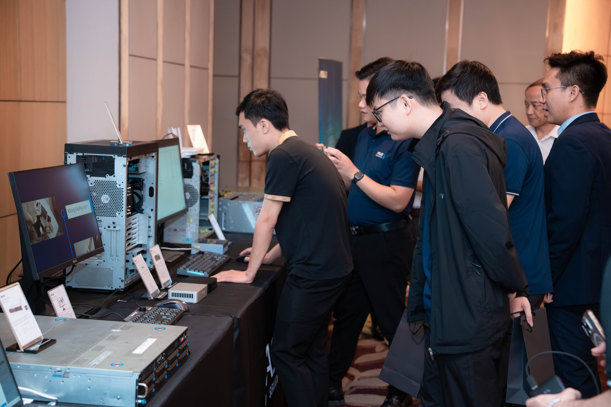 tra-nghiem-truc-tiep-cac-san-pham-va-giai-phap-tien-tien