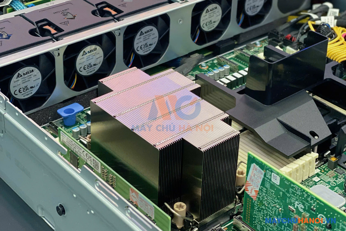 r760xs-ho-tro-toi-da-2-cpu-intel-xeon-scalable-the-he-4