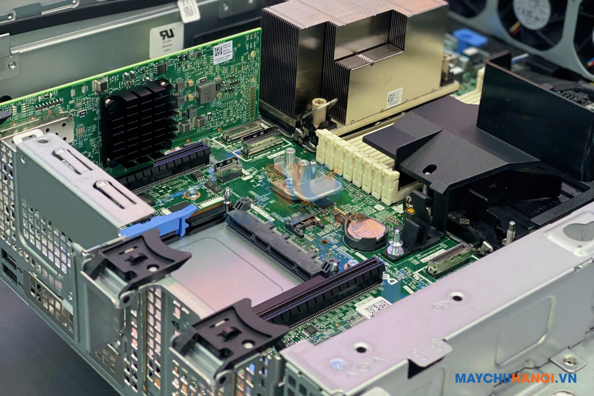 dell-poweredge-r760xs-ho-tro-toi-da-6-khe-pcie-voi-cau-hinh-2-cpu