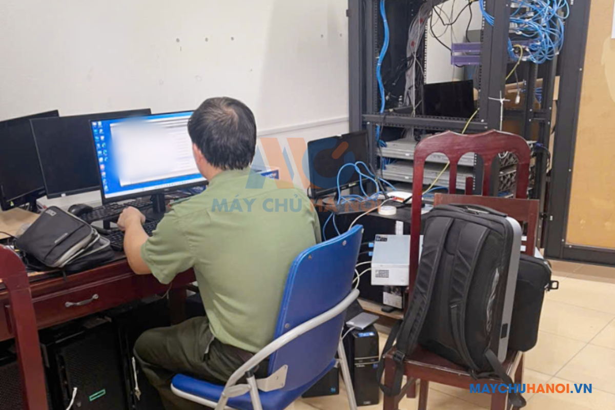 rs3621xs+-duoc-may-chu-ha-noi-lap-dat-tai-cong-an-tinh-ninh-binh