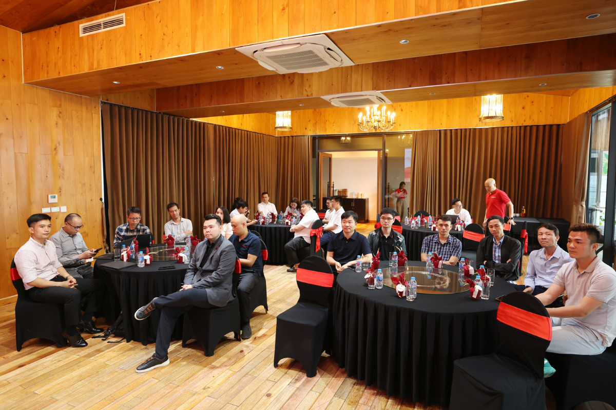 su-kien-quy-tu-dong-dao-chuyen-gia-cong-nghe-doi-tac-va-doanh-nghiep-trong-linh-vuc-cntt