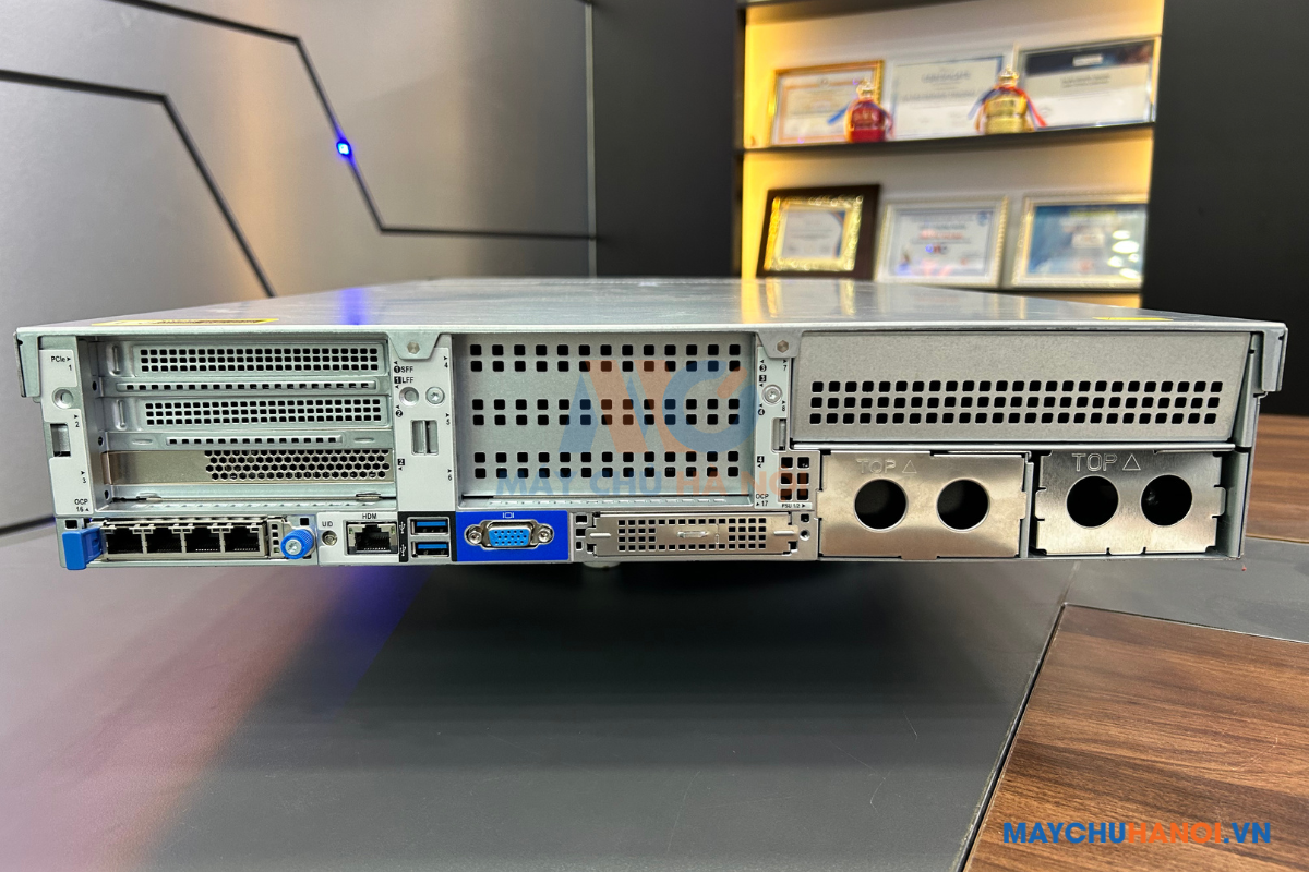 mat-sau-may-chu-h3c-r4900-g6-8-x-3.5-inch