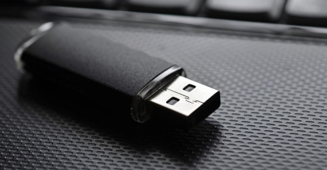 USB chứa dữ liệu của hàng ngàn thành viên IS